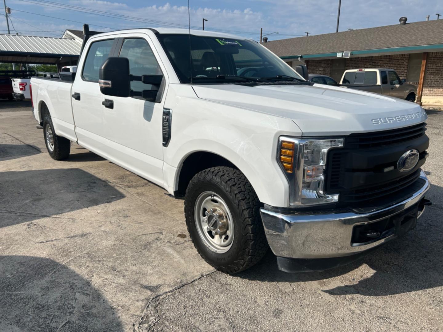 2019 White Ford F-250 SD Lariat Crew Cab Long Bed 2WD (1FT7W2A60KE) with an 6.2L V8 OHV 16V engine, 6A transmission, located at 1687 Business 35 S, New Braunfels, TX, 78130, (830) 625-7159, 29.655487, -98.051491 - Photo#3